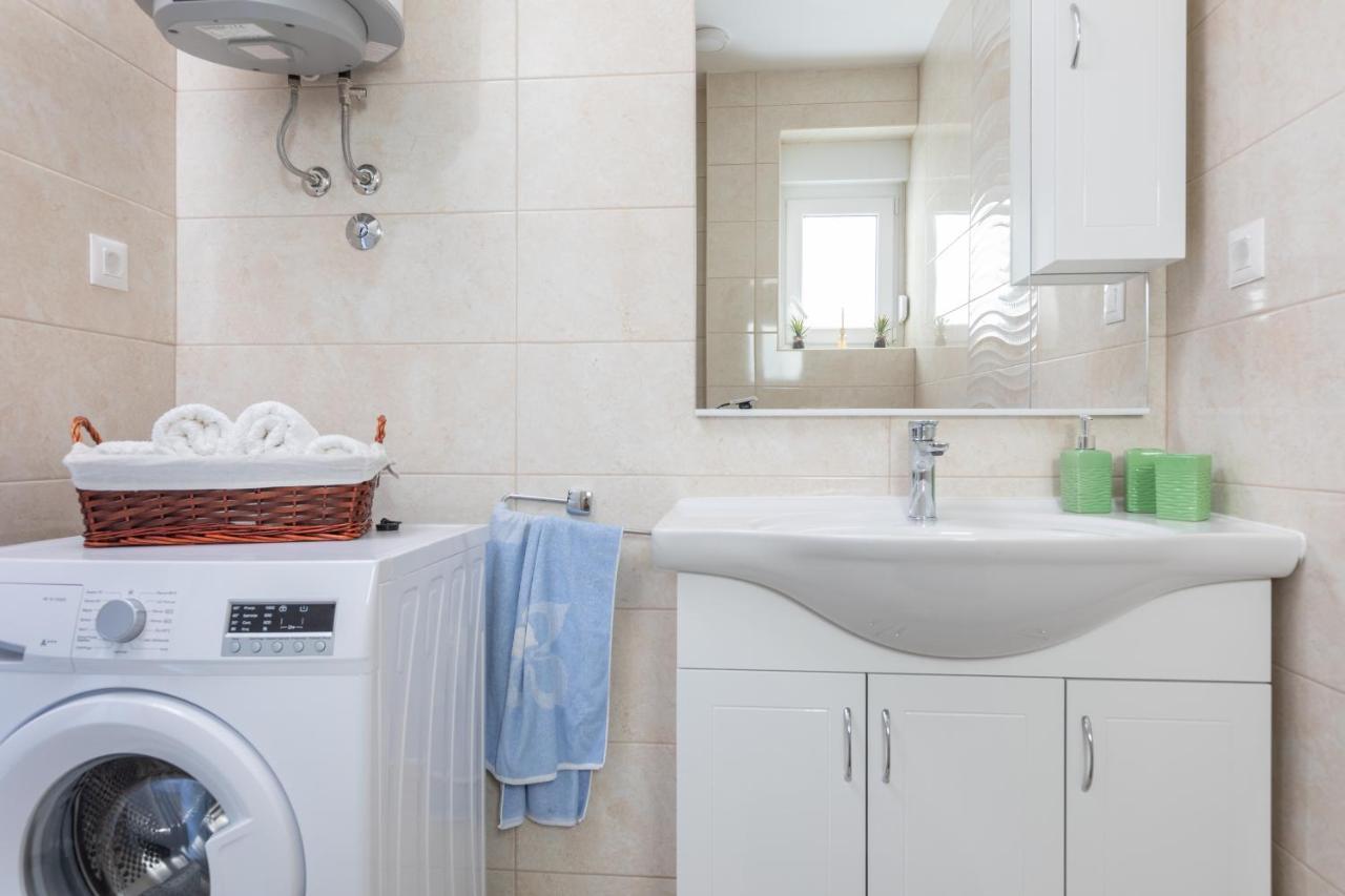 Apartment Oseka Макарска Екстериор снимка