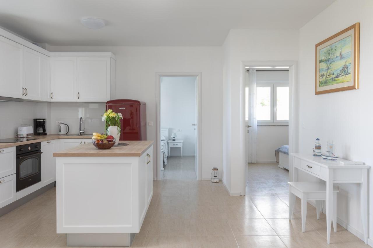 Apartment Oseka Макарска Екстериор снимка