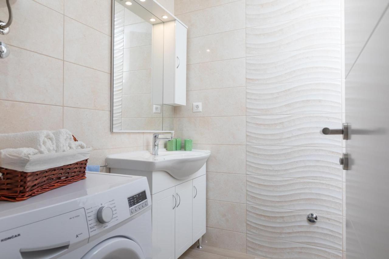 Apartment Oseka Макарска Екстериор снимка
