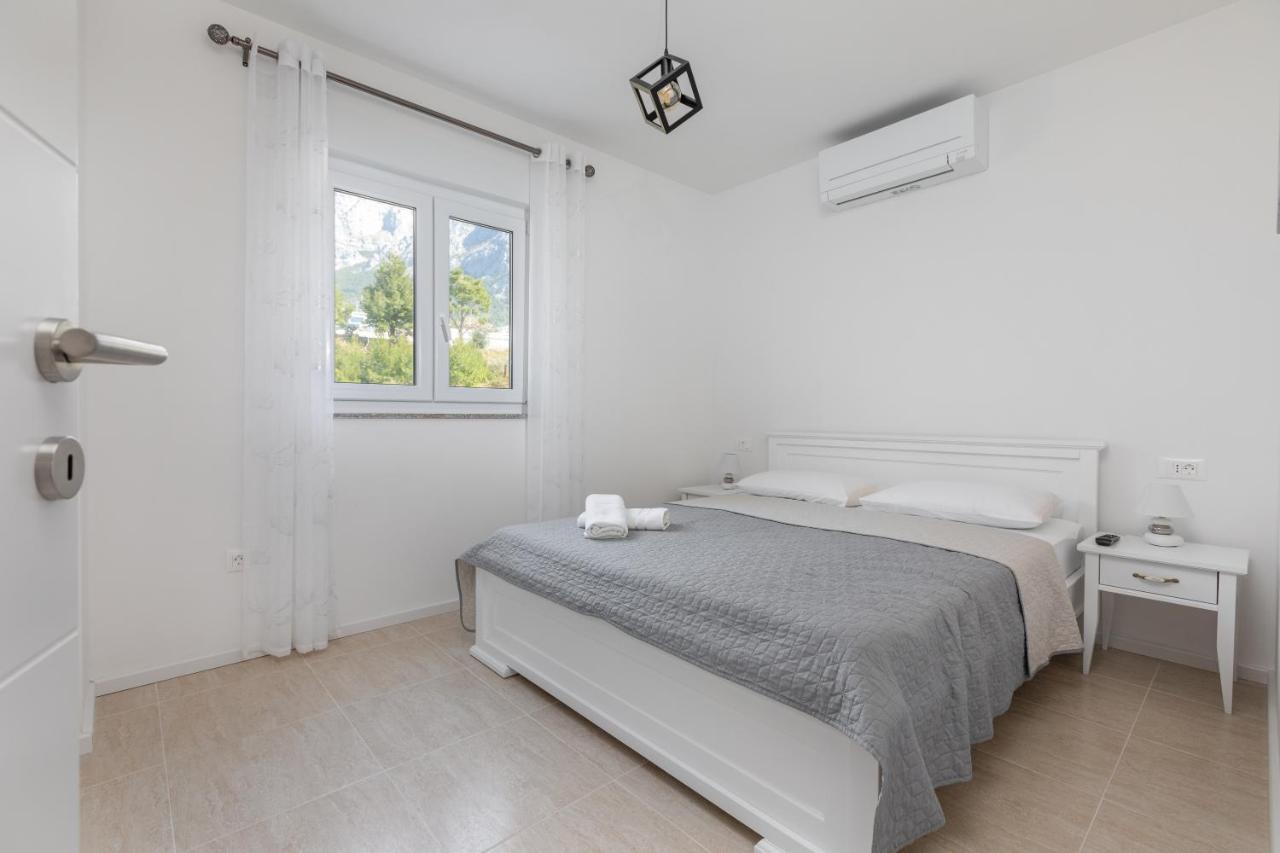 Apartment Oseka Макарска Екстериор снимка