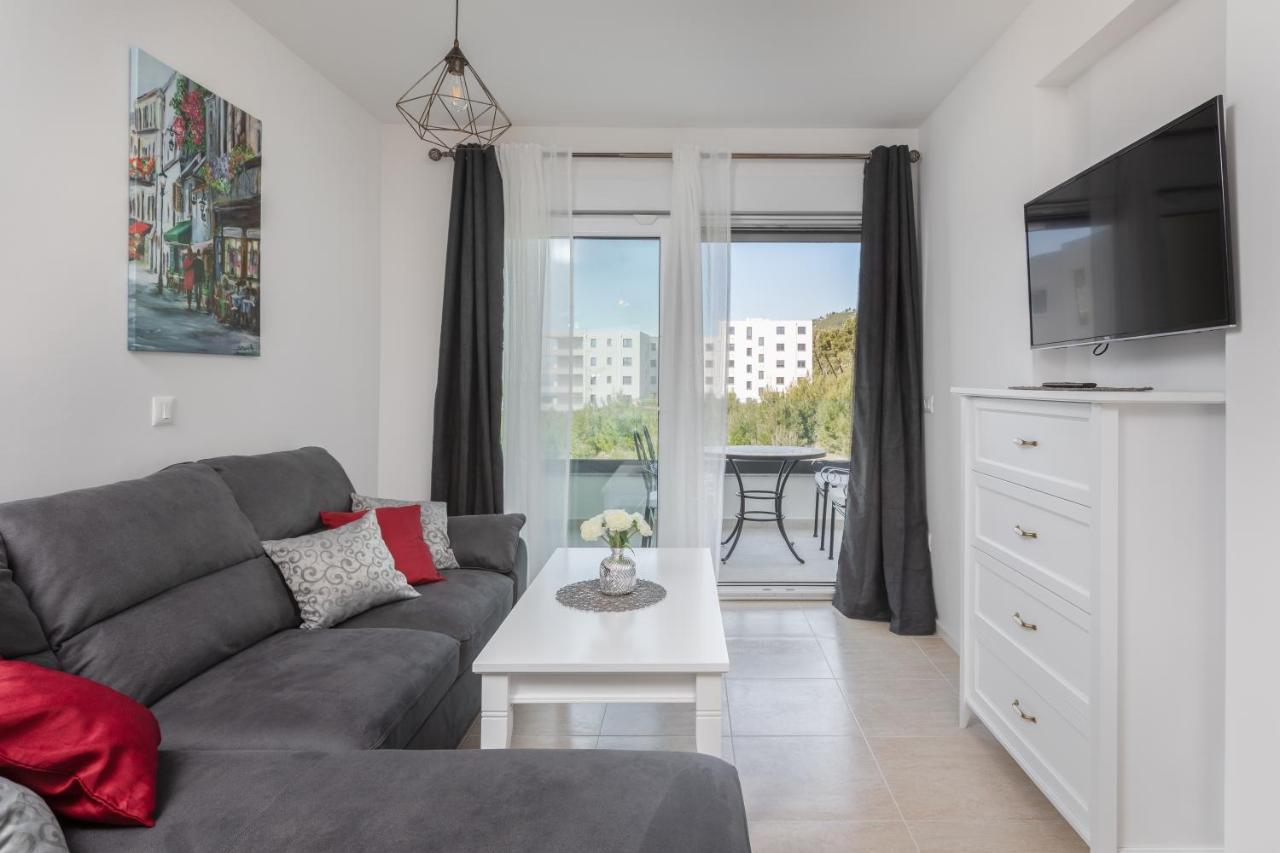Apartment Oseka Макарска Екстериор снимка